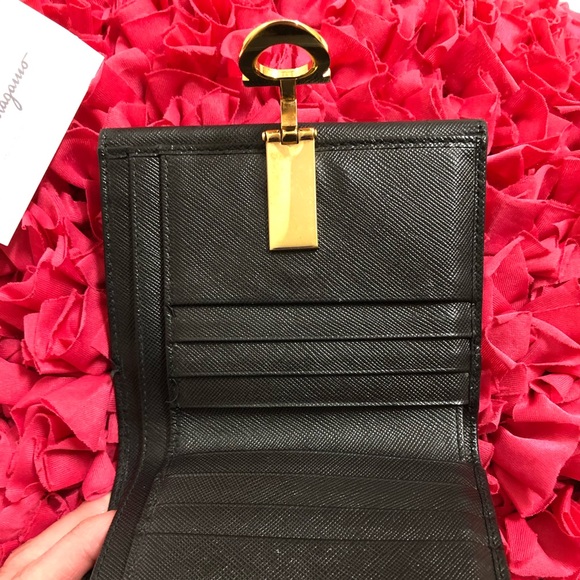 2️⃣2️⃣5️⃣ Salvatore Ferragamo Wallet - Picture 11 of 16